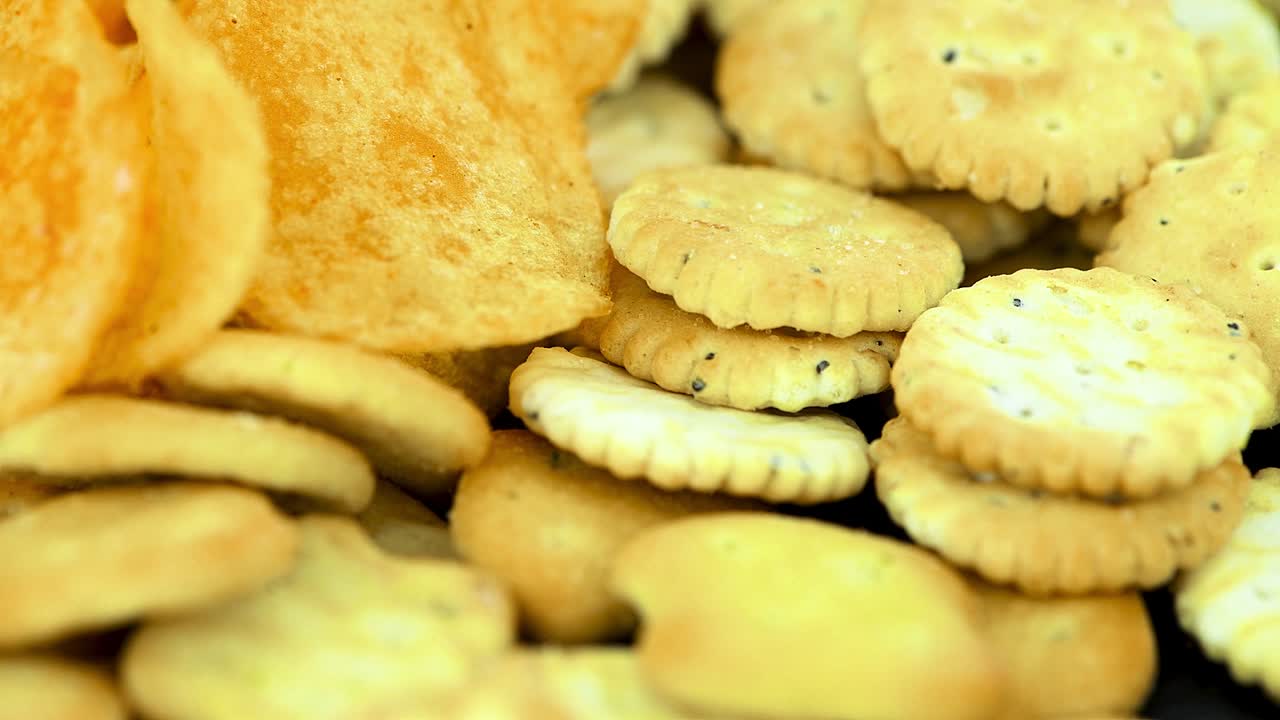 スナックを回転するプレート (シームレス・ループ可能な)