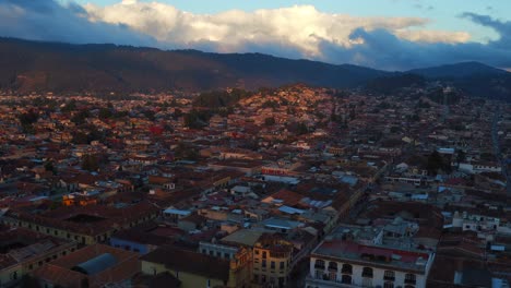 Toma-Aérea-De-Drones-De-San-Cristóbal-De-Las-Casas,-Chiapas