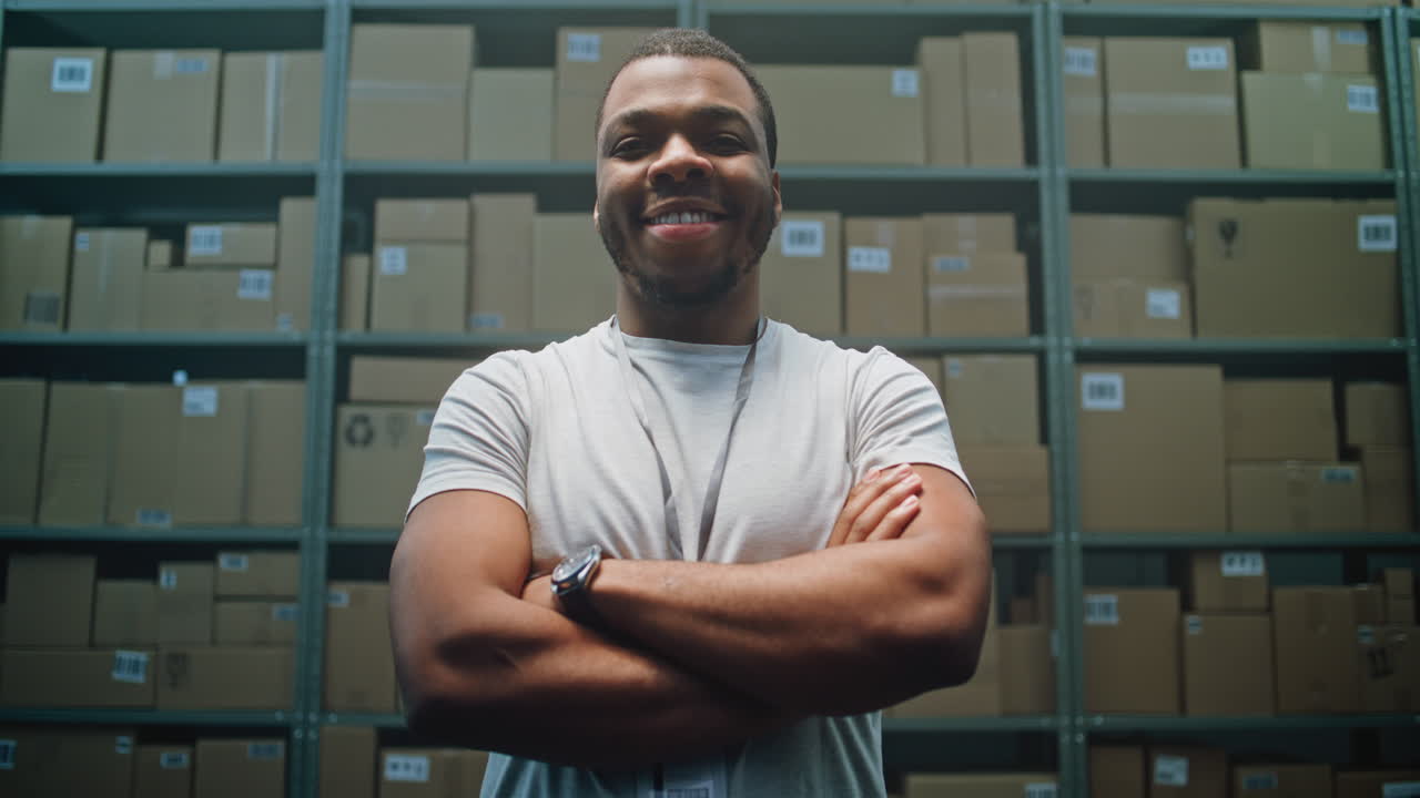 retrato del trabajador del almacén