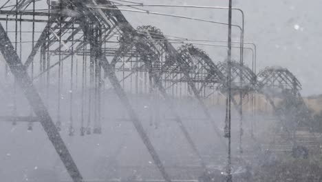 Center-Pivot-Bewässerungssprinklersystem,-Das-Frische-Landwirtschaftliche-Feldfrüchte-In-Punjab-Bewässert