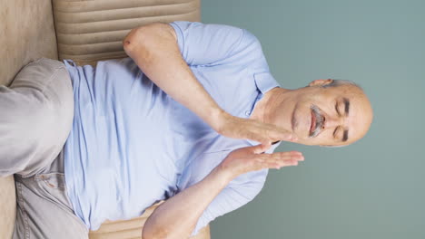 Vertical-video-of-Christian-old-man-praying.