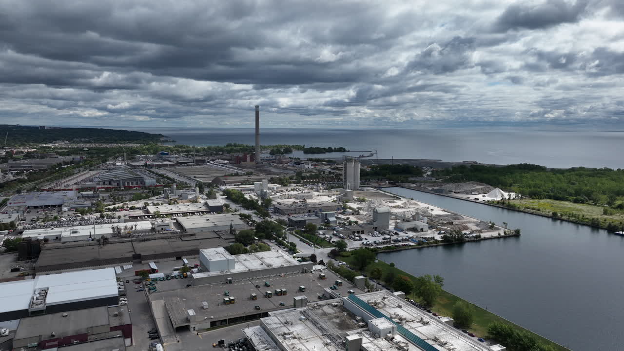 토론토 호수 연안에서 동쪽을 향한 공중