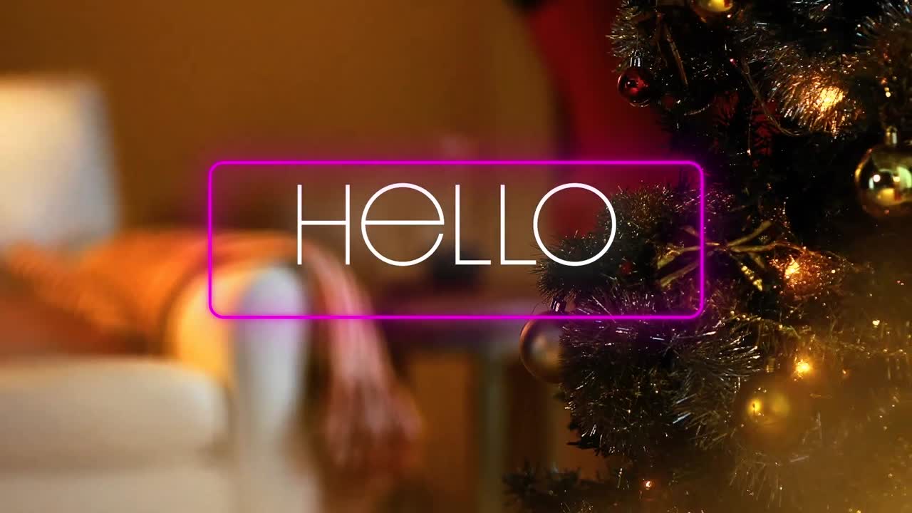 animación de hello over árbol de navidad y interior de la casa