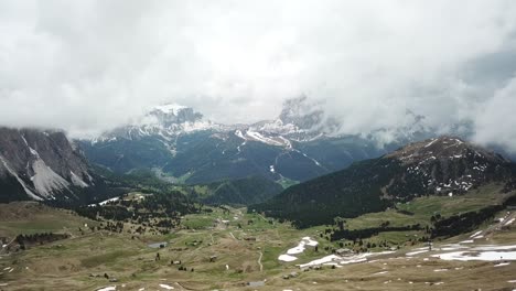 Aerial-view-of-a-large-valley-in-Germany's-Osterreich-mountains