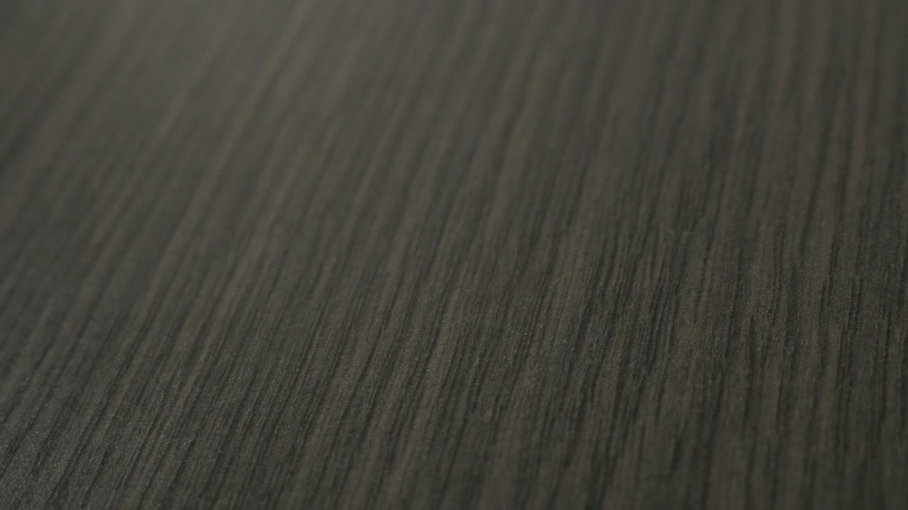 euro de la unión europea cae en la mesa de primer plano