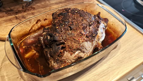 spicy meat just out of the oven, perfectly cooked with a mouth-watering golden finish.