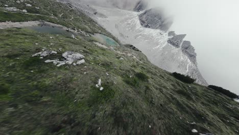 Clip-De-Dron-De-Las-Asombrosas-Dolomitas-Italianas,-Toma-Cinematográfica-De-Drones-Fpv-Desde-El-Dji-Avata