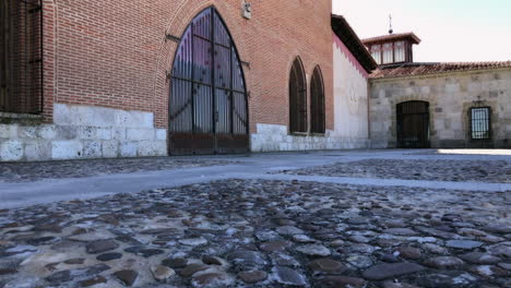 Bodega-Gotica-Es-Una-Empresa-Familiar-Que-Lleva-Varias-Generaciones-Produciendo-Uva-En-El-Municipio-De-Rueda