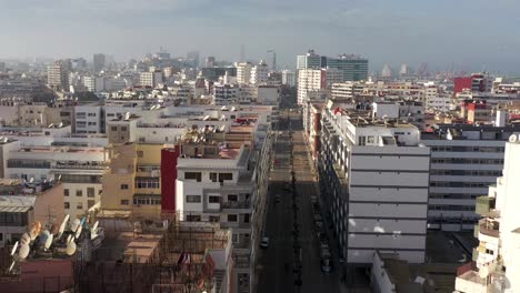 vista aérea de casablanca con el tranvía
