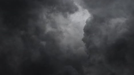 Heavy-storm-and-dark-cumulonimbus-clouds