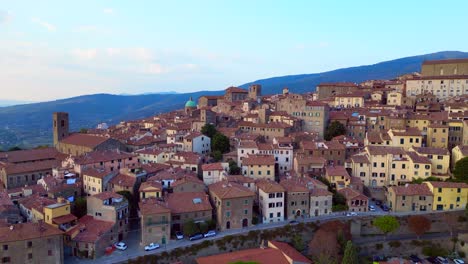 cortona italian medieval mountain village tuscany