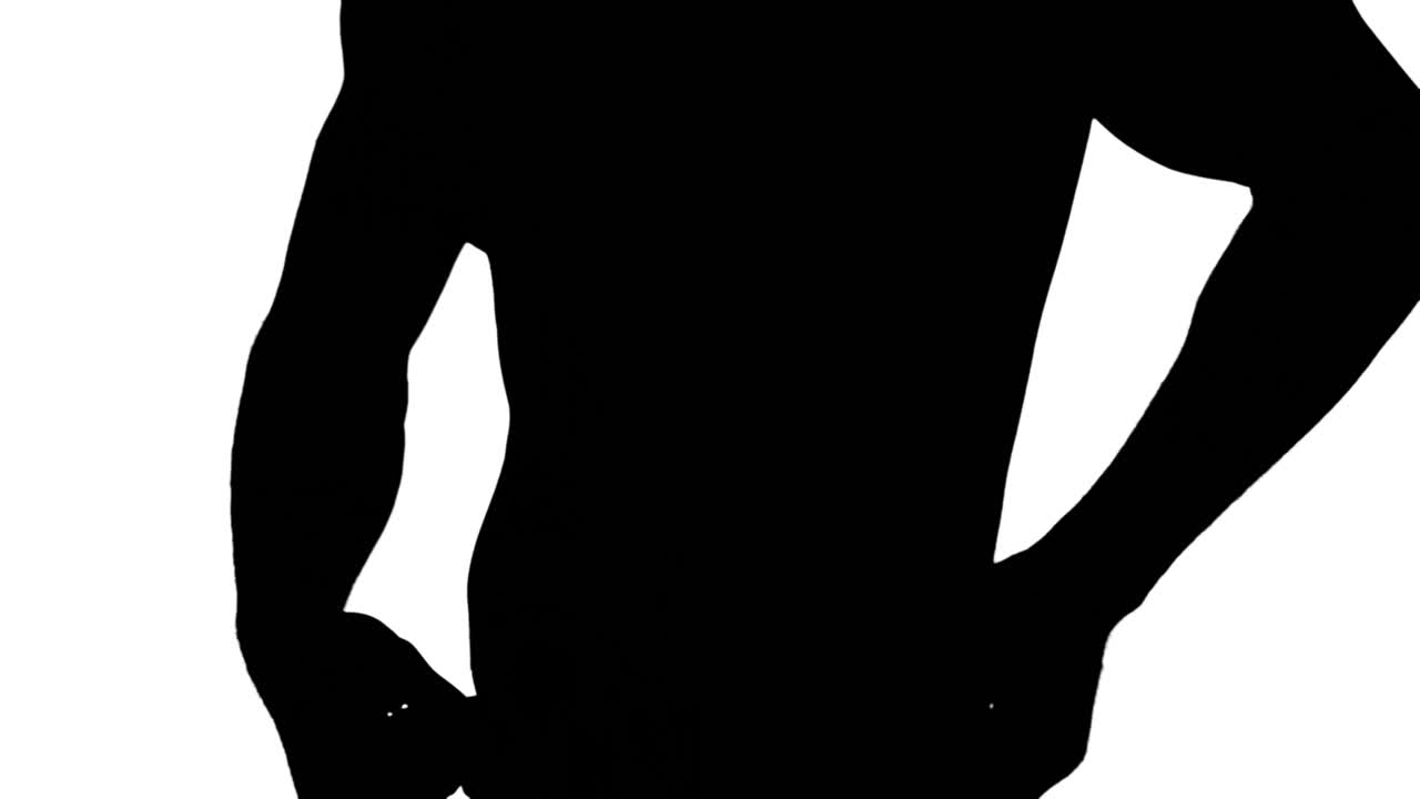 silueta muscular de un hombre midiendo su cintura