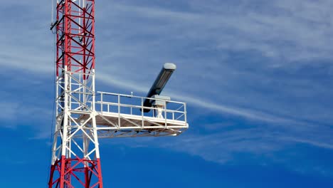 torre de radar marino de movimiento rápido