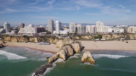 praia da rocha y el paisaje urbano, portimão, portugal