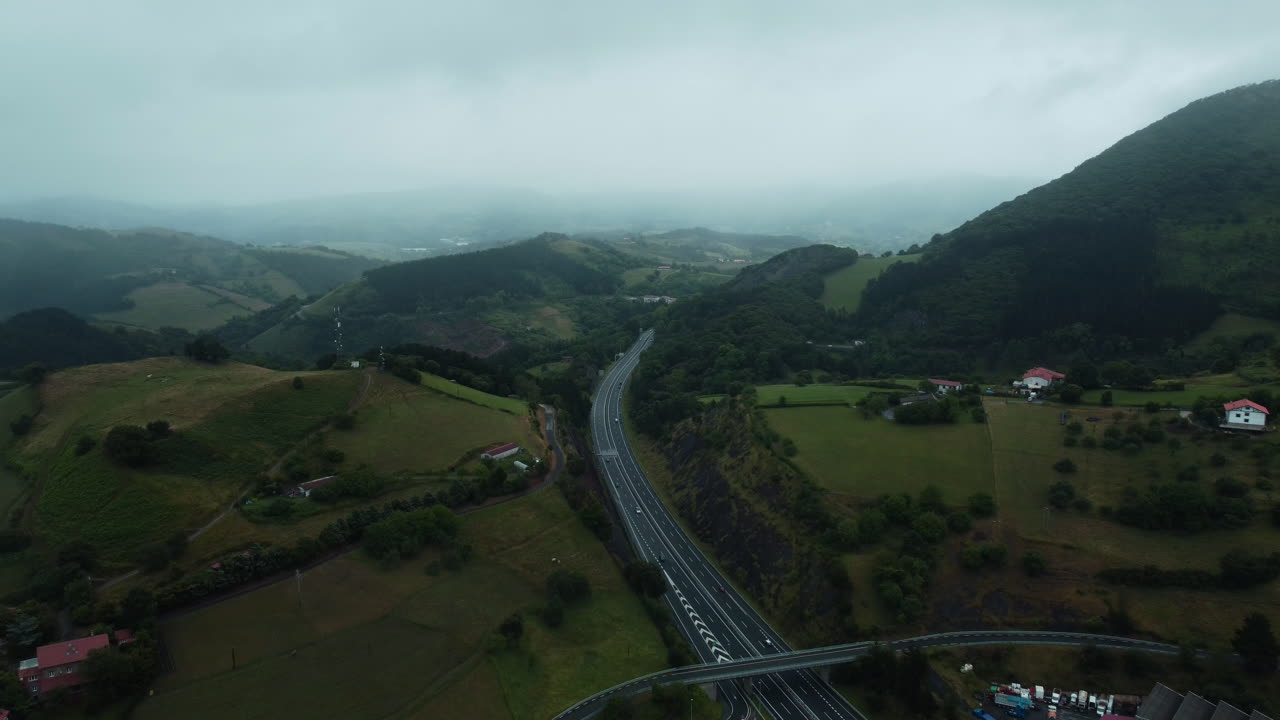 paisaje de carreteras de montaña