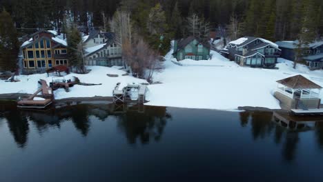 Frente-Al-Lago-Norte-Del-Lago-Donner-En-California