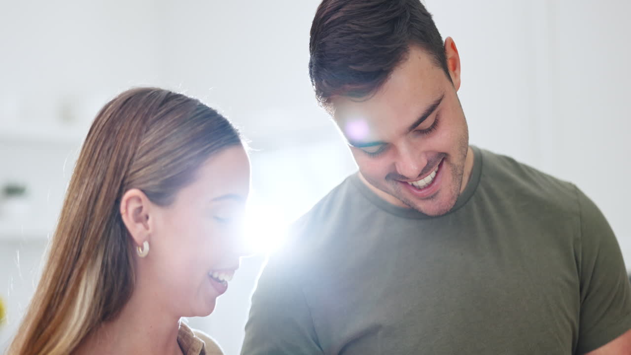 얘기하고, 사랑하고, 커플이 함께 요리하고