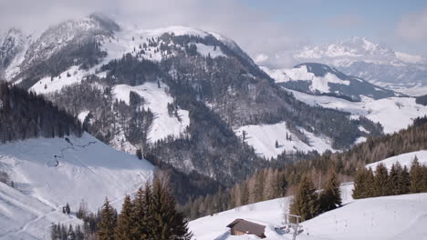 Snowy-mountains-in-the-austrian-alps