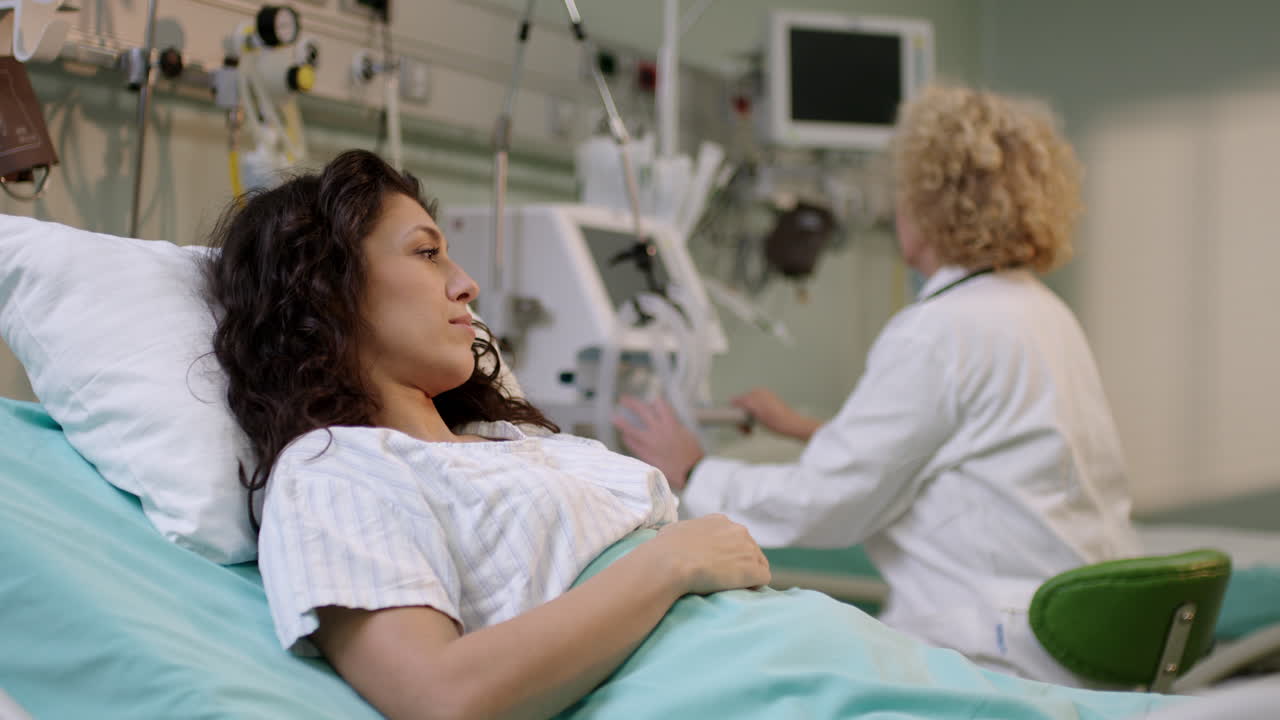 Hospital patient with doctor