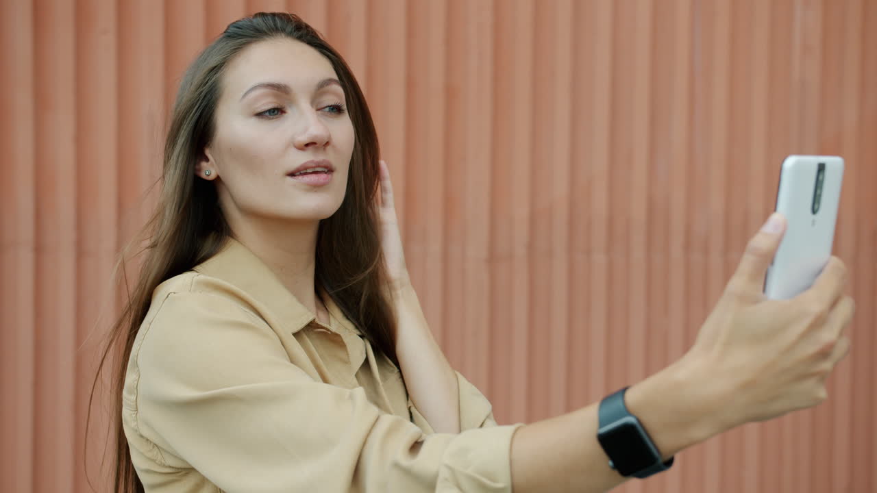 Mujer haciendo un selfie