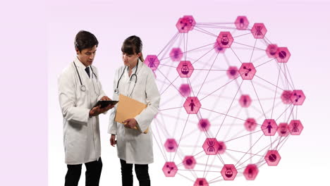 dos médicos discutiendo contra el mundo de los iconos digitales