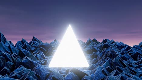 triángulo brillante en un paisaje montañoso