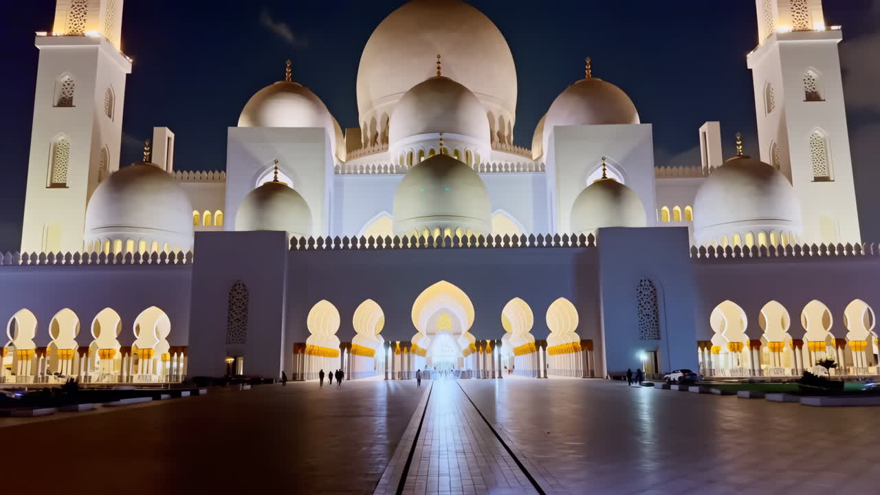 Sheikh Zayed Mosque at Night