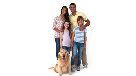 Familia-Feliz-Con-Su-Perro-Mascota-