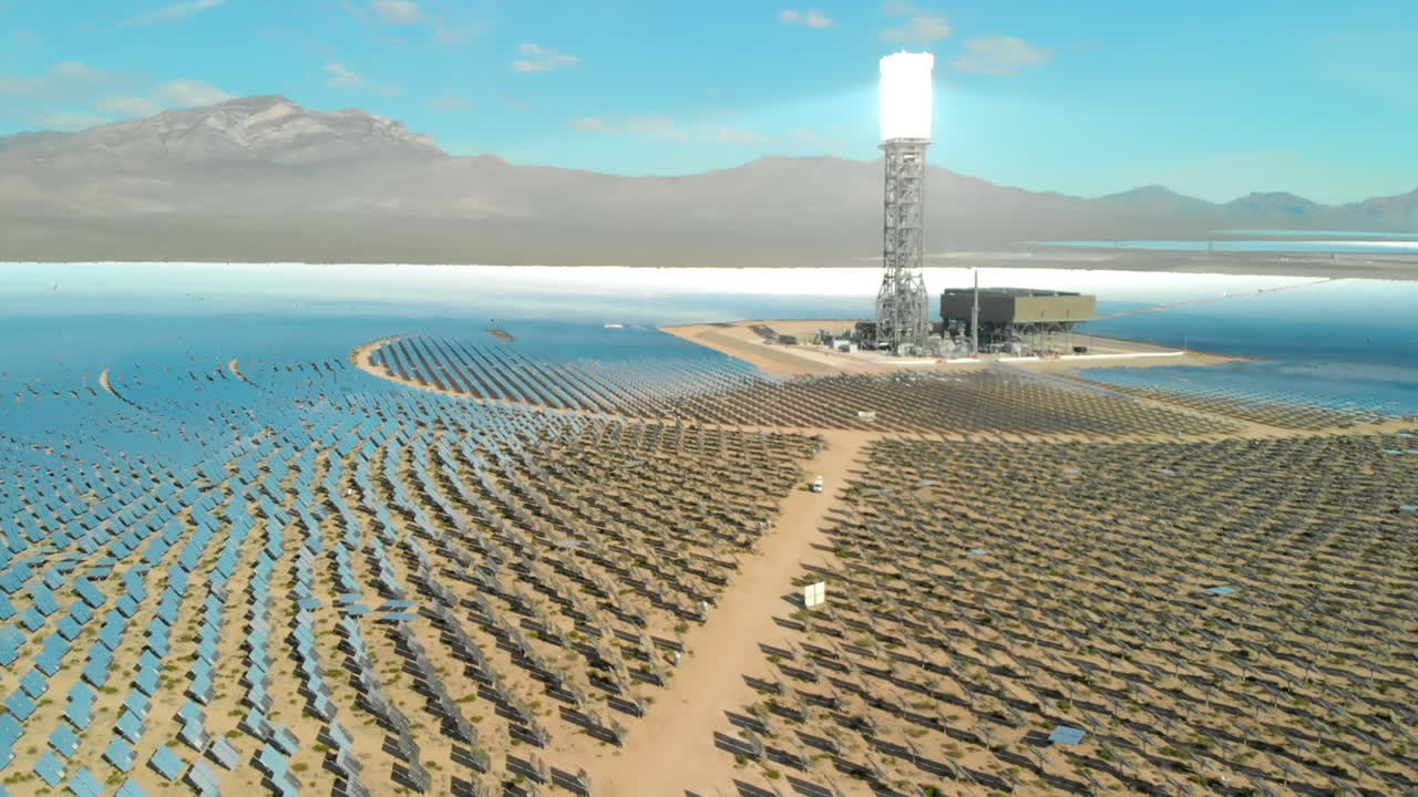 사막에서 태양 전기 발전기의 공중