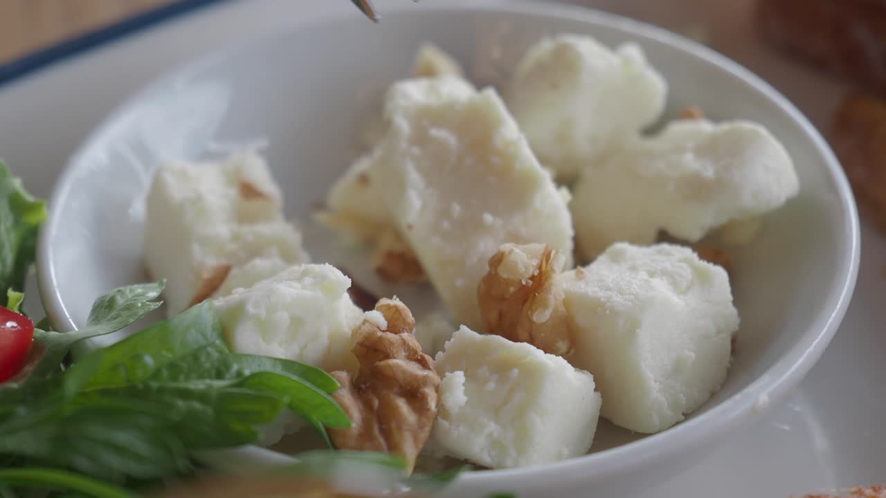 Cheese and walnut salad