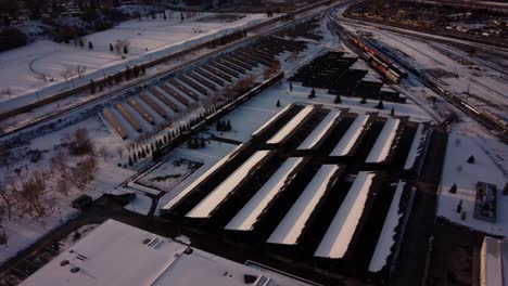 Die-Sonnenkollektoren-Sind-Im-Winter-In-Calgary-Mit-Schnee-Bedeckt