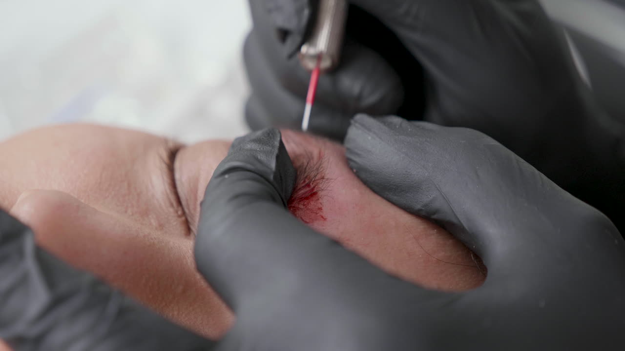 Microblading eyebrow tattoo procedure