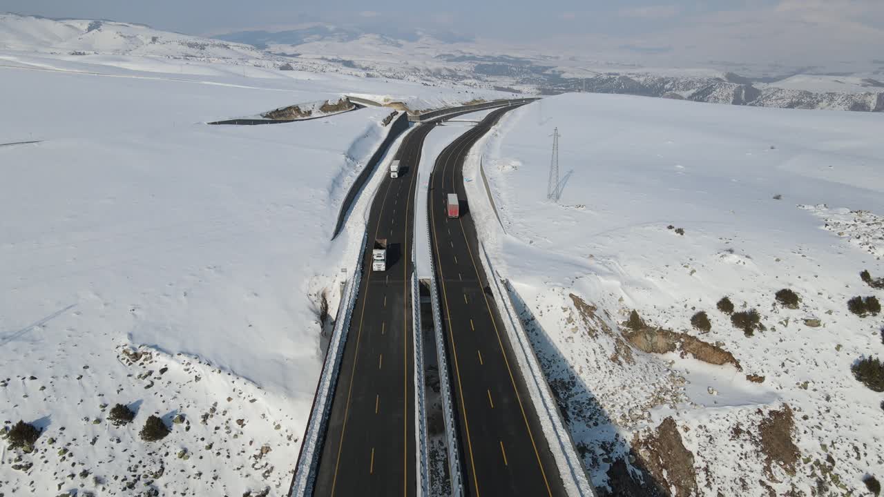 겨울 아스팔트 조감도