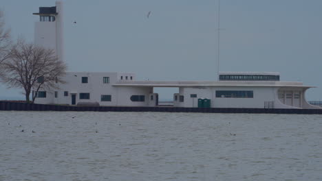 lighthouse-Cleveland-Ohio-Lake-Erie-on-a-gray-day