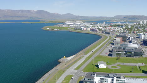 Islandia---Reykjavik---Vuelo-Con-Drone-Desde-El-Centro-Hasta-El-Puerto-De-Cruceros