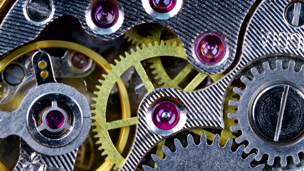 vigilar el mecanismo de cerca.