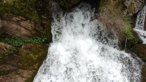 Luftaufnahmen-Der-Llobregat-Wasserfälle-In-Den-Spanischen-Pyrenäen