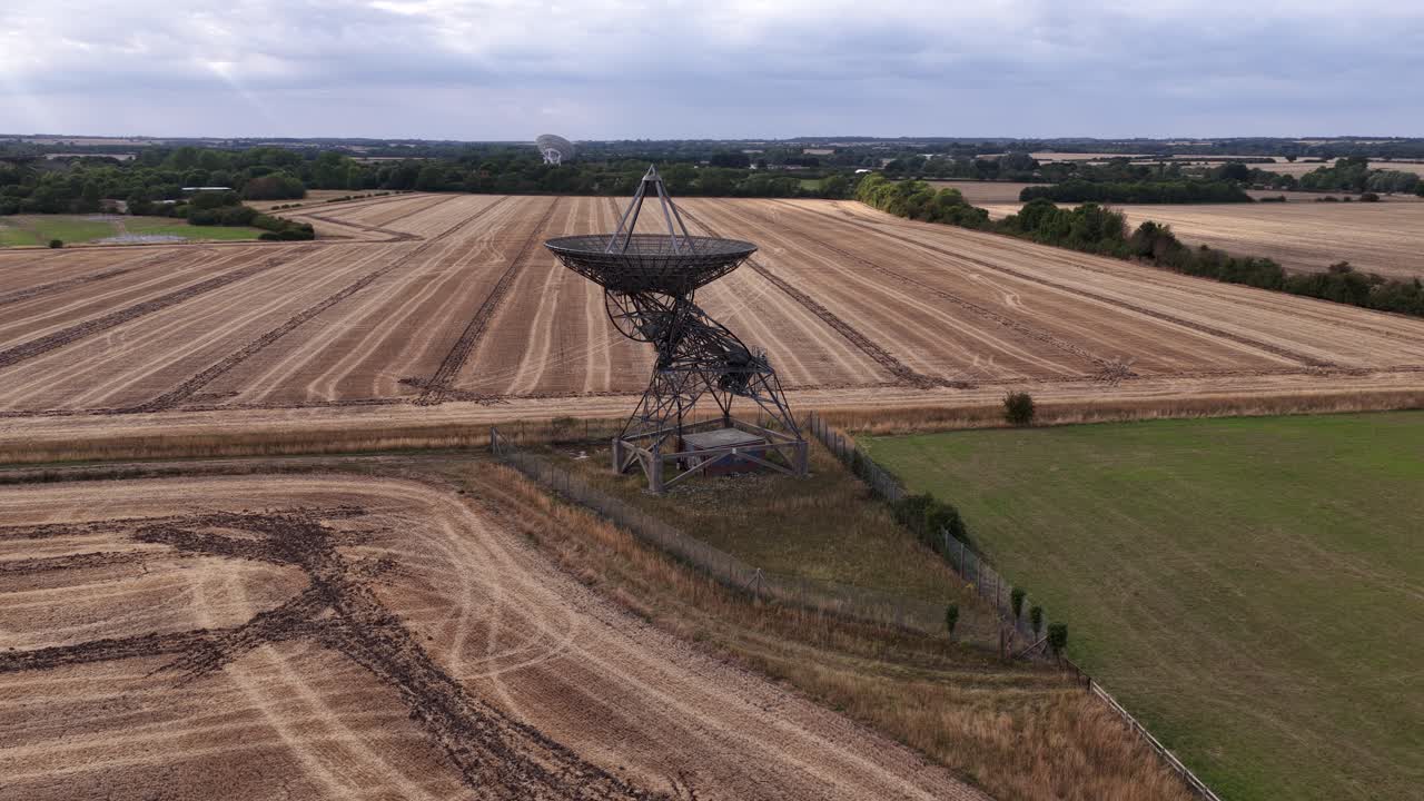 One-Mile Telescope at MRAO fields, calm, serene atmosphere
