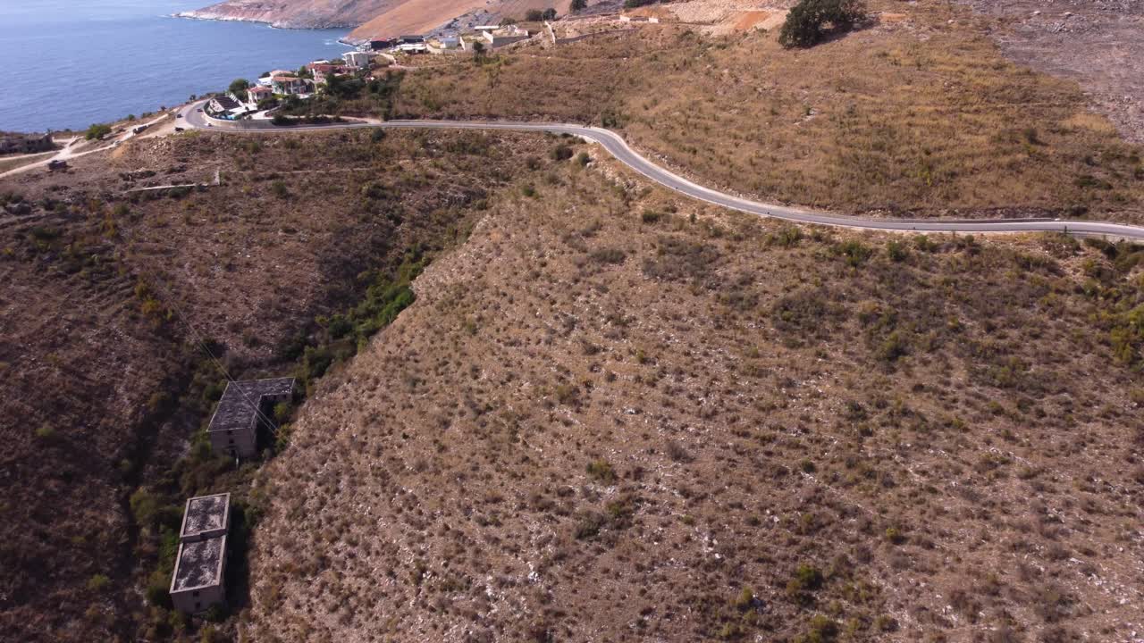 산악 알바니아 해안선의 공중 노출 샷