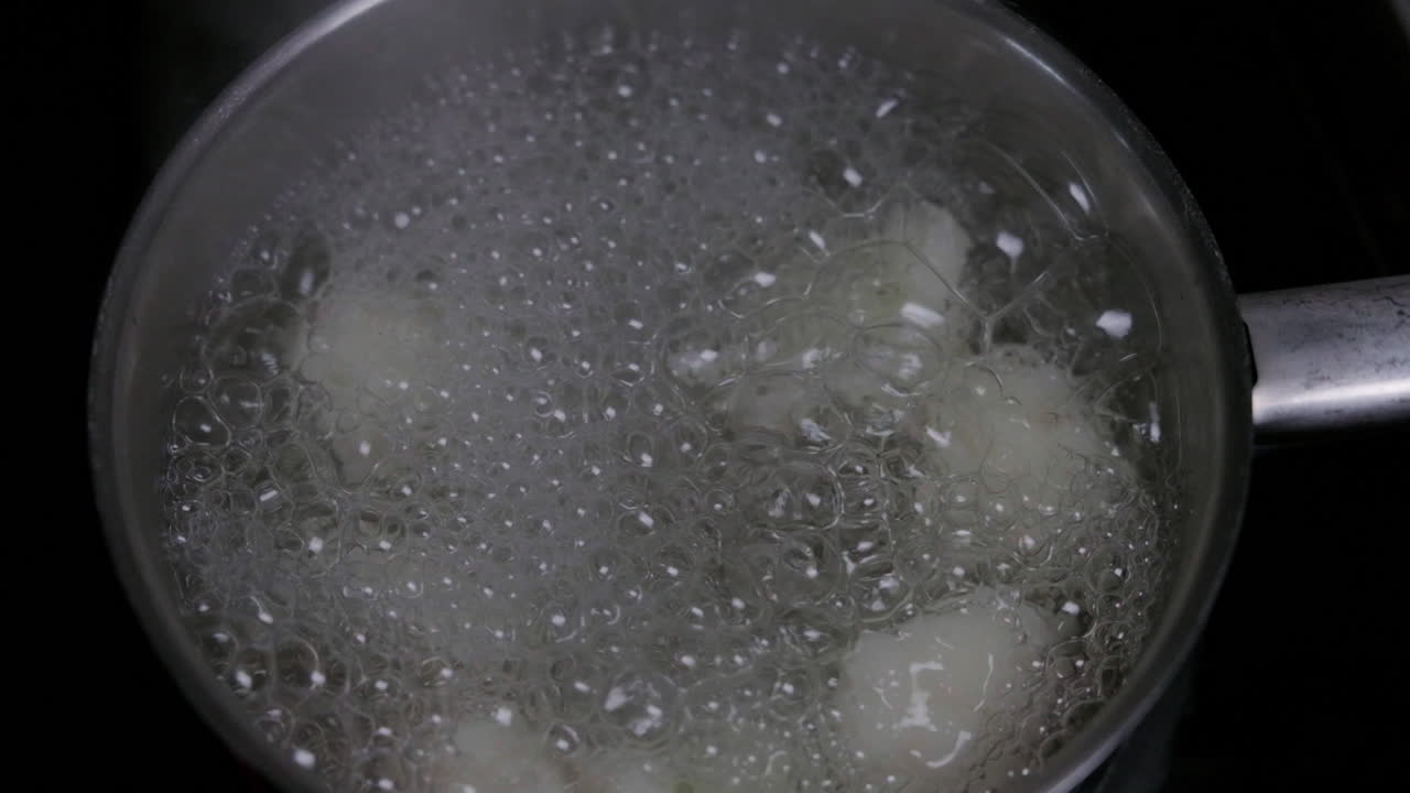 냄비에 끓는 콜리플라워, 오버헤드 샷