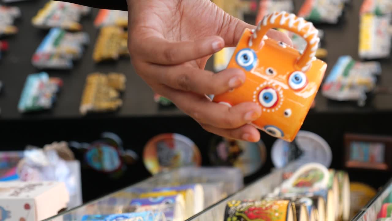 Urval av souvenirer med onda ögat