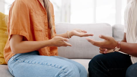 pareja enojada, pelea y manos para el divorcio