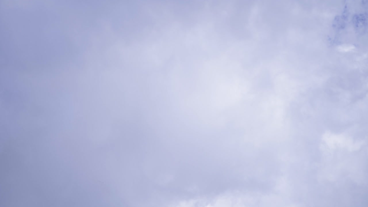 TIME-LAPSE OF CUMULUS NIMBUS CLOUDS FORMING AT NOON
