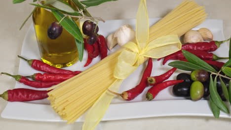 Pasta-spaghetti-with-garlic,-olive-oil-and-chili-pepper