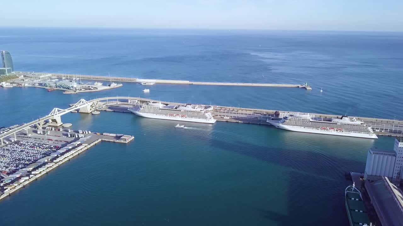 바르셀로나, 스페인의 항구에서 공중 유람선