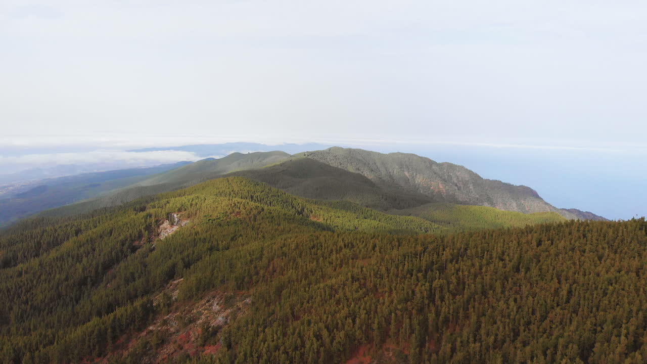 vista aérea del paisaje de montaña. macizo del teide