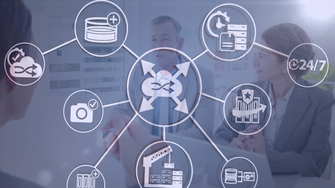 animación de la nube, conexiones con iconos y procesamiento de datos sobre personas de negocios