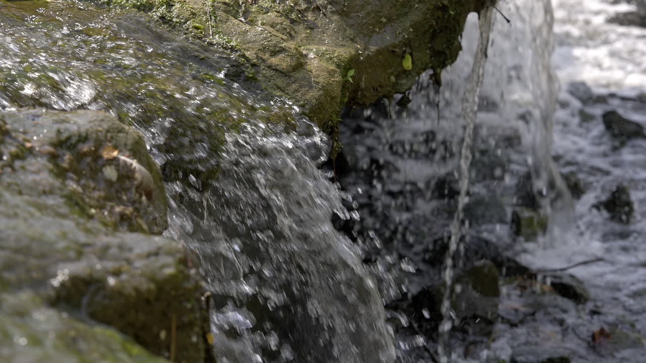 Small stream macro slow motion