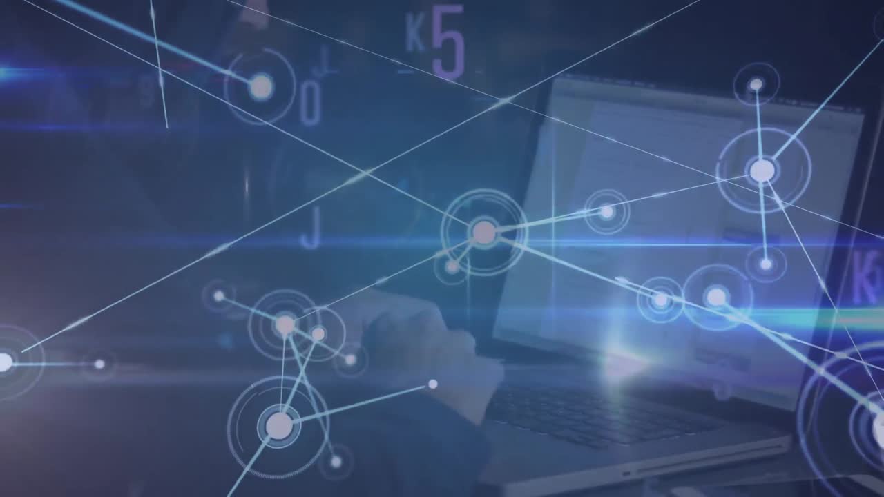 animación de la red de conexiones con hacker con computadora portátil