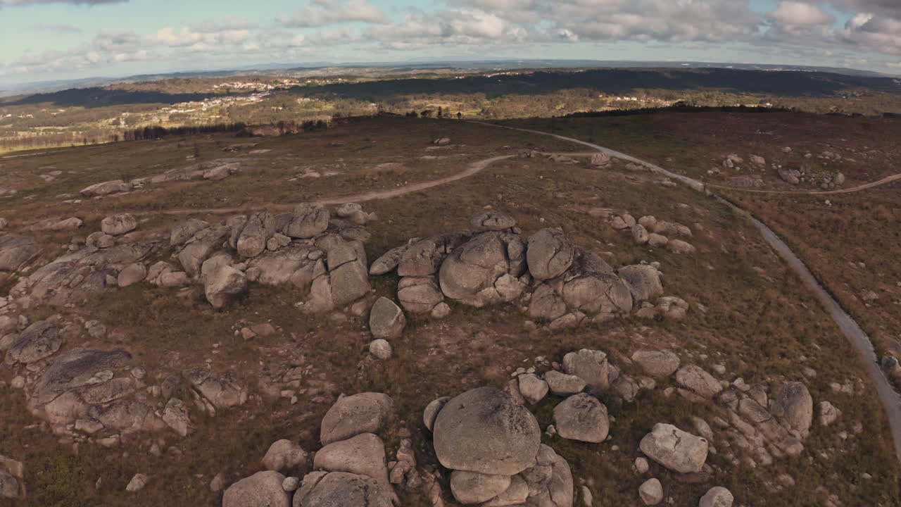 포르투갈의 아름다운 바위산